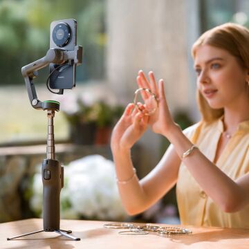 DJI Osmo Mobile 8P Creator Combo